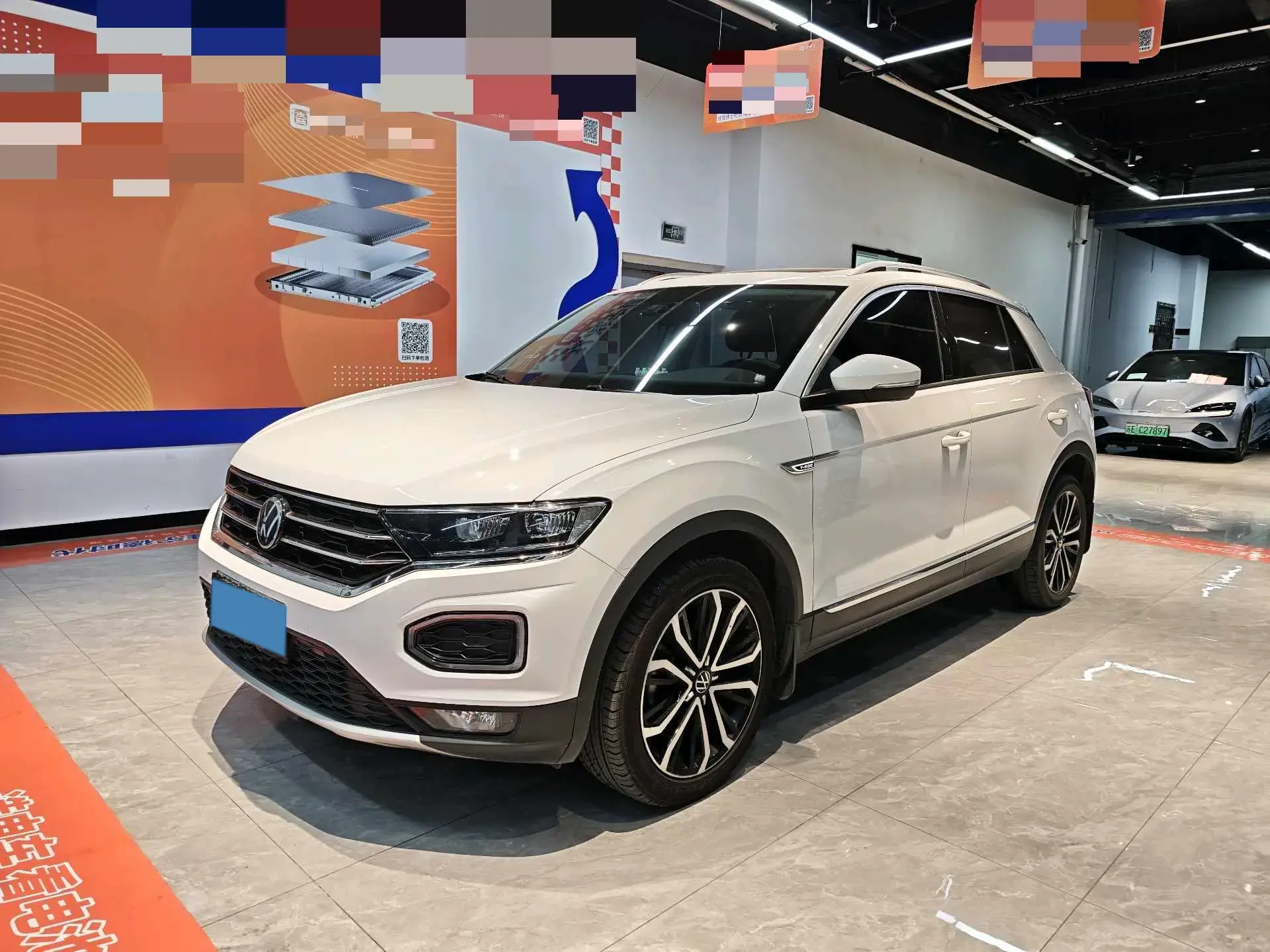 2022 VOLKSWAGEN T-ROC view 1