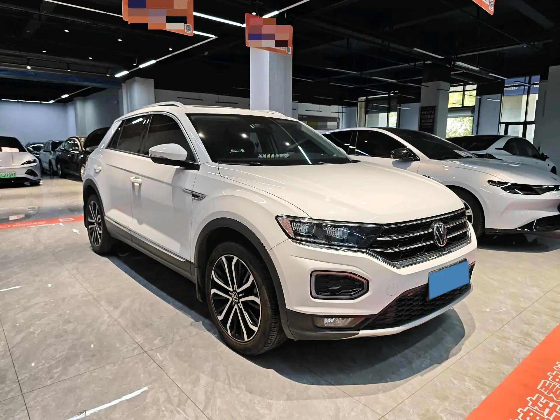 2022 VOLKSWAGEN T-ROC thumbnail 3