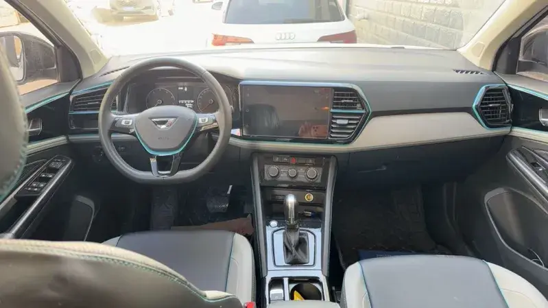 2022 JETTA VS5 thumbnail 4