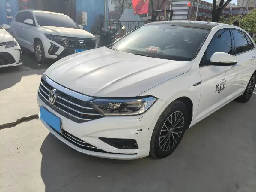 2019 VOLKSWAGEN SAGITAR view 1