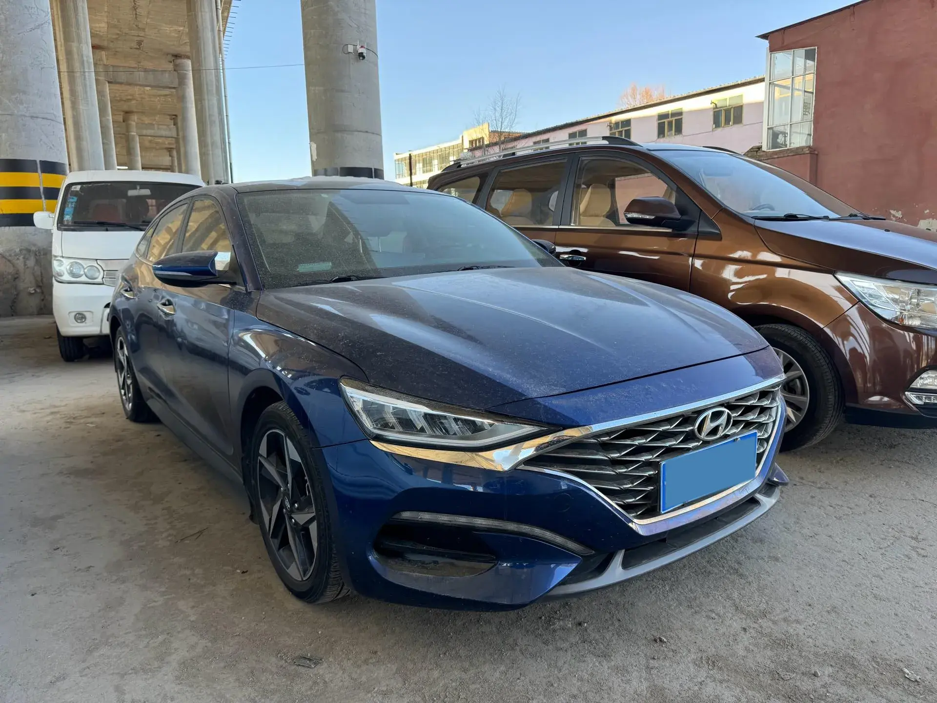 2019 HYUNDAI LA thumbnail 2