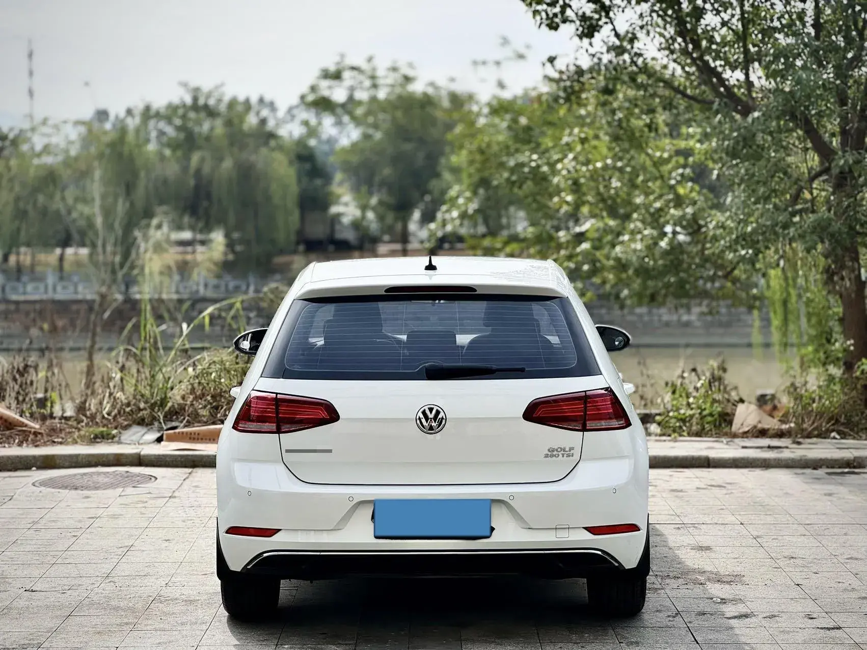 2019 VOLKSWAGEN GOLF thumbnail 3