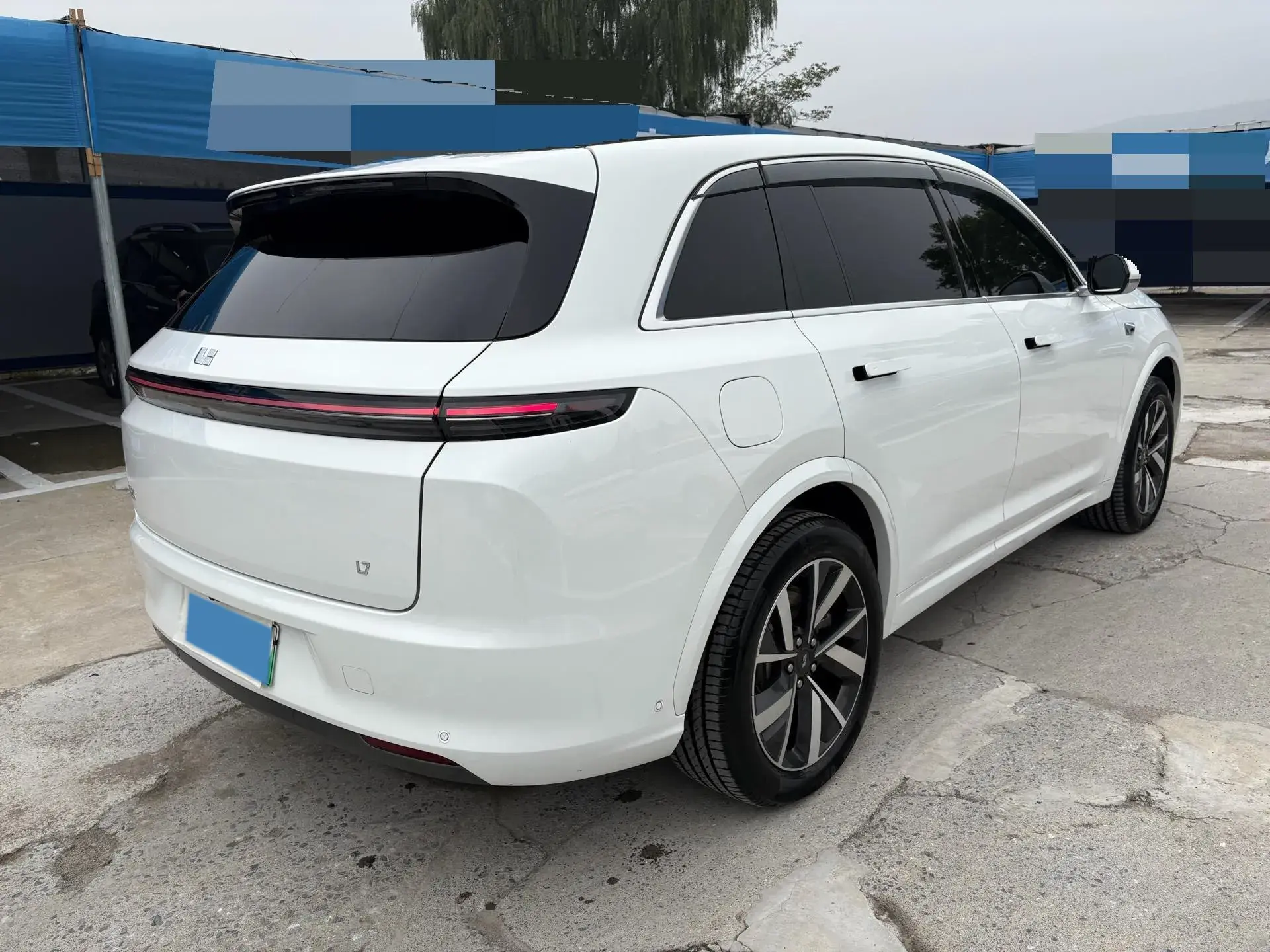 2023 LI L7 thumbnail 4