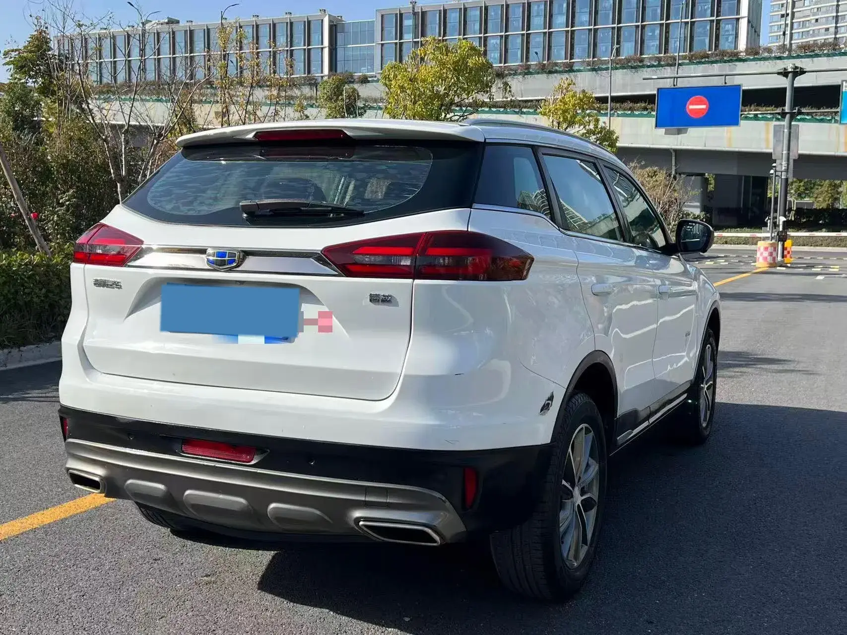 2018 GEELY AZKARRA thumbnail 3