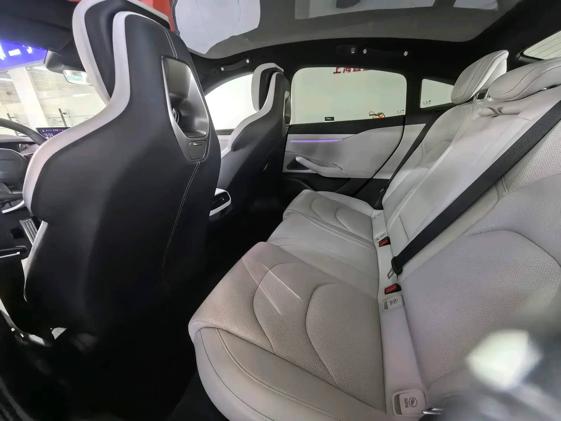 2024 MI SU7 thumbnail 3