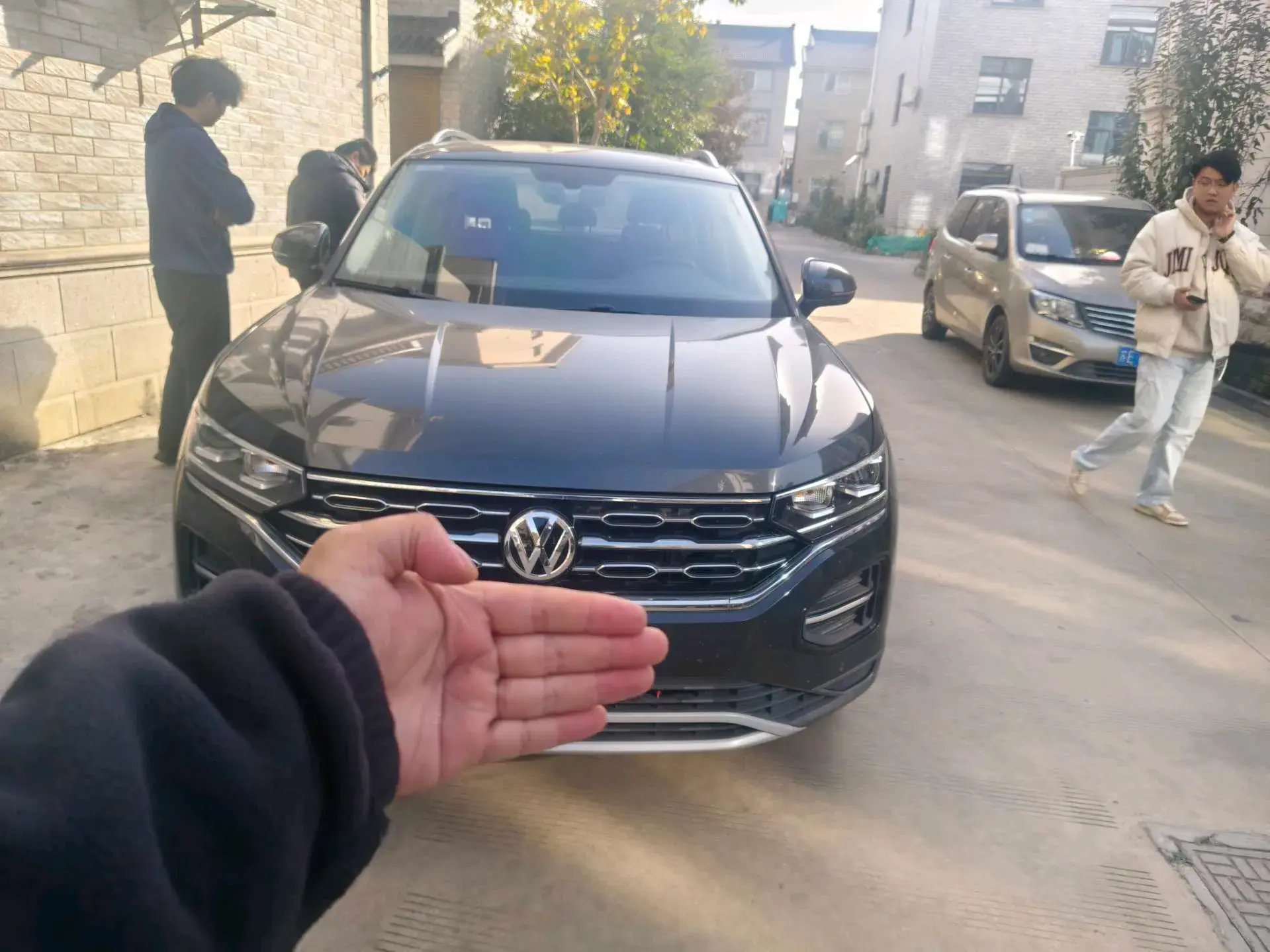 2021 VOLKSWAGEN TAYRON thumbnail 2