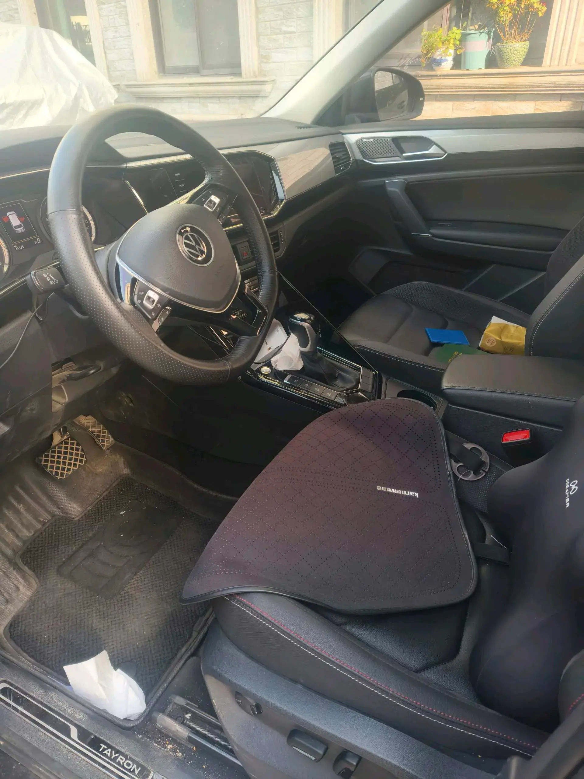 2021 VOLKSWAGEN TAYRON thumbnail 3