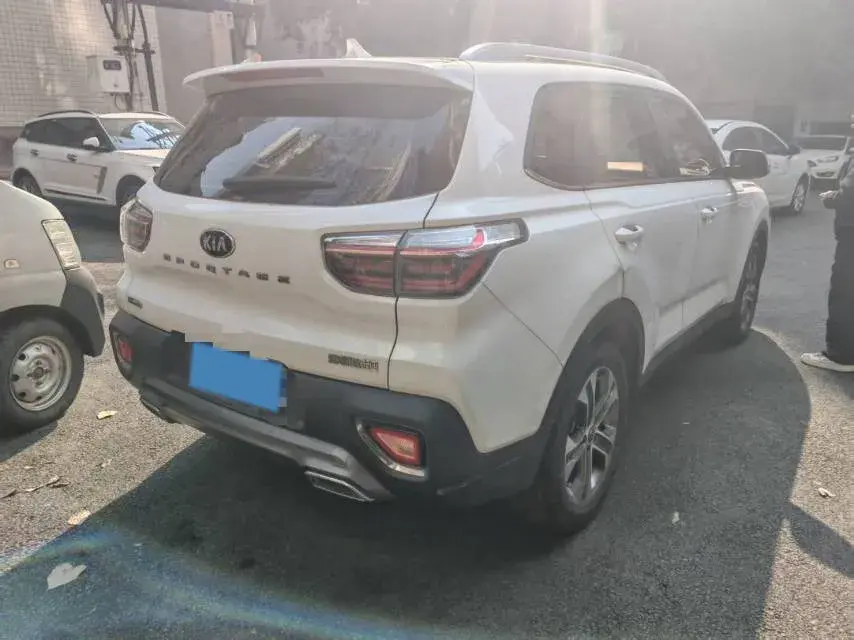 2018 KIA SPORTAGE thumbnail 3