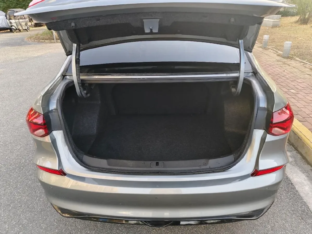 2023 Chevrolet Monza 1.5L 113HP L4 6DCT,autocango,china used car exporter,china ev exporter,chinese used car exporter,chinese used ev exporter