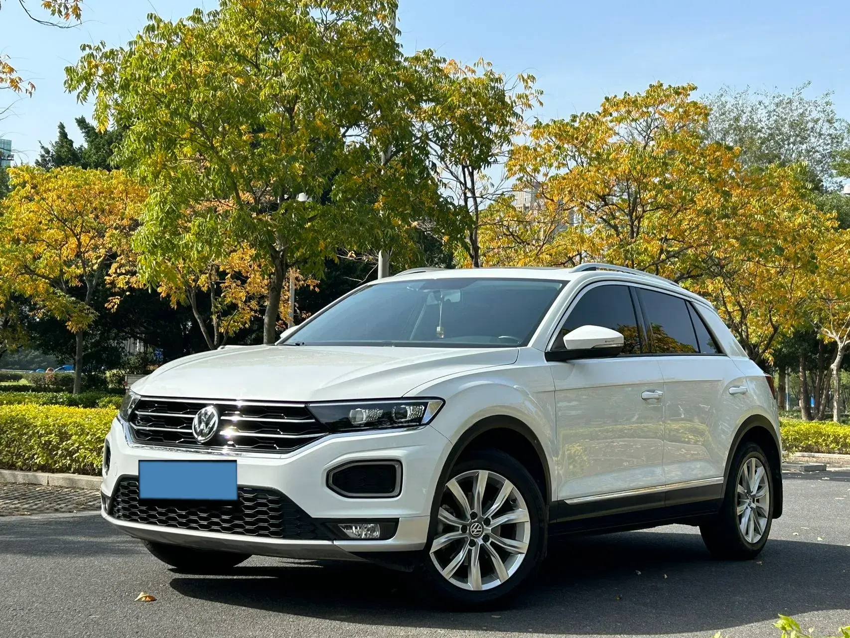 2018 VOLKSWAGEN T-ROC view 1