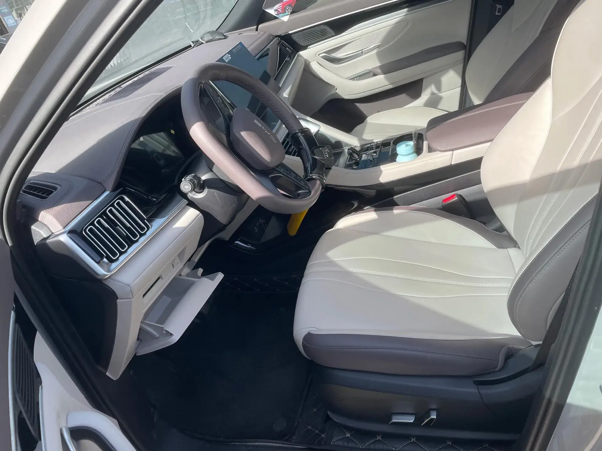 2025 BYD SONG thumbnail 2