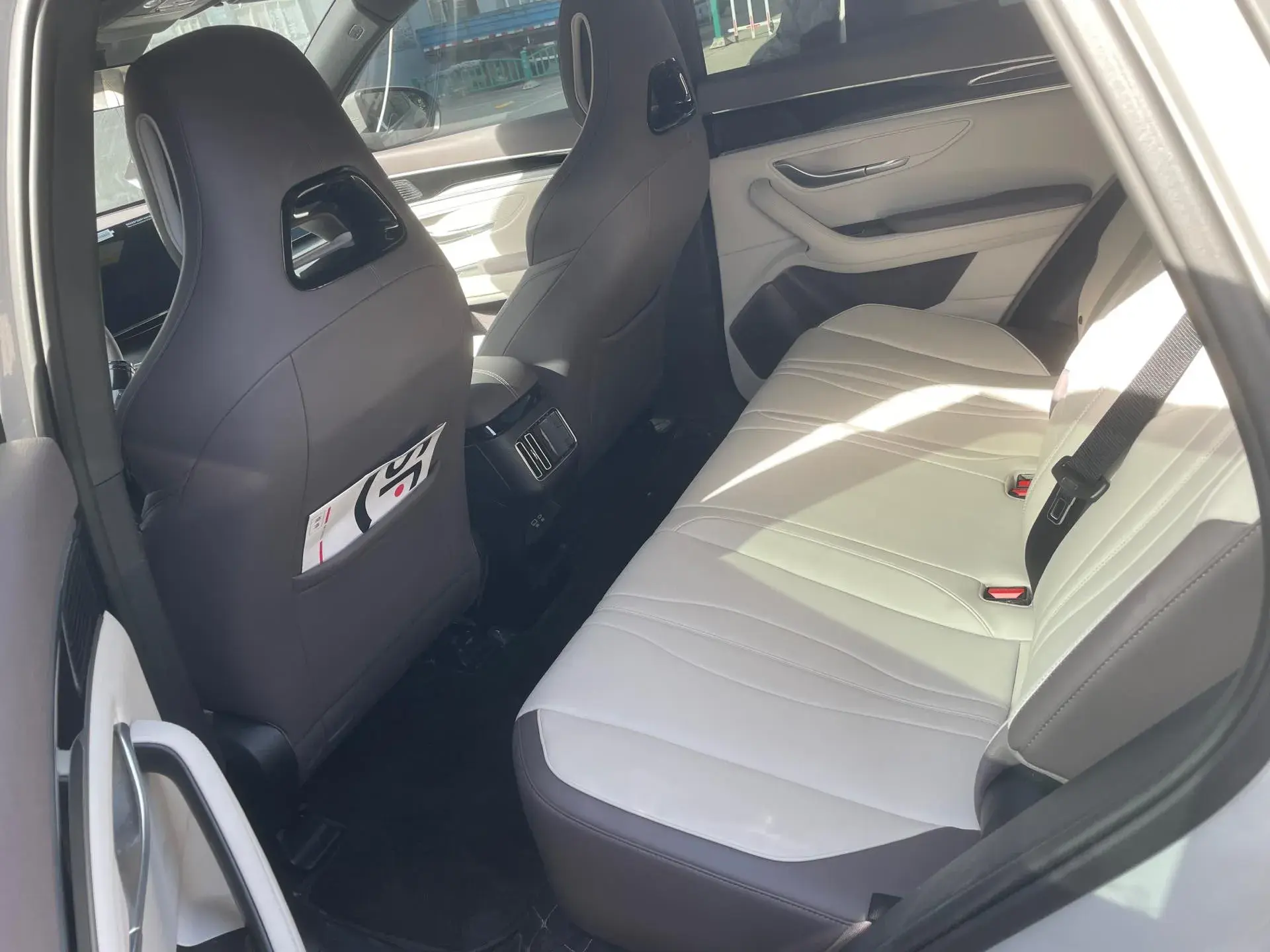 2025 BYD SONG thumbnail 3