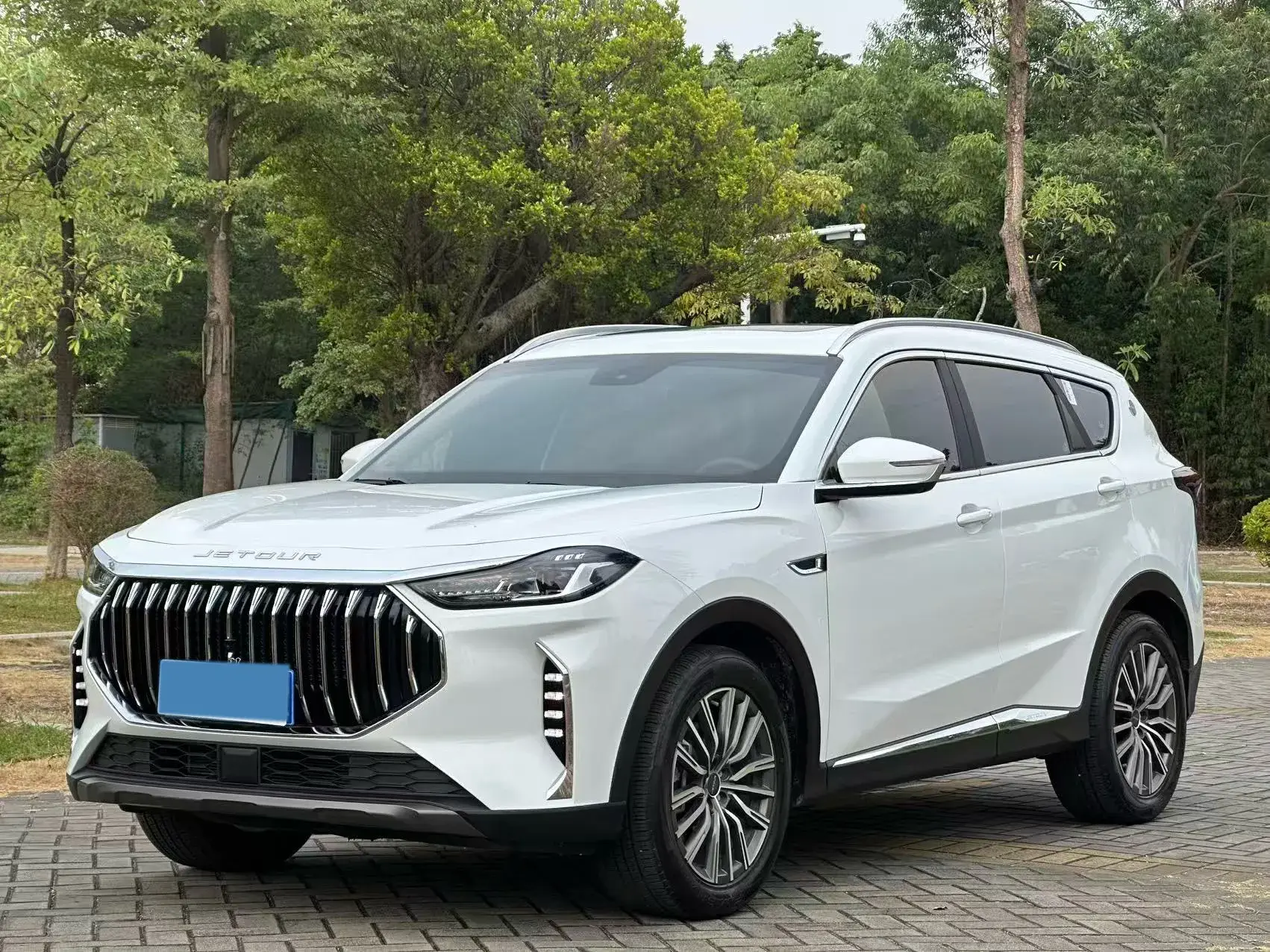 2025 JETOUR X70 view 1