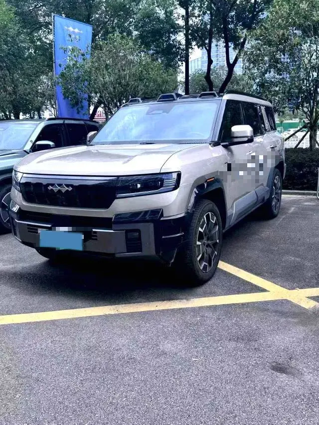 2025 FangChengBao Bao 8 2.0T 245HP L4 E-CVT PHEV 36.8KWH