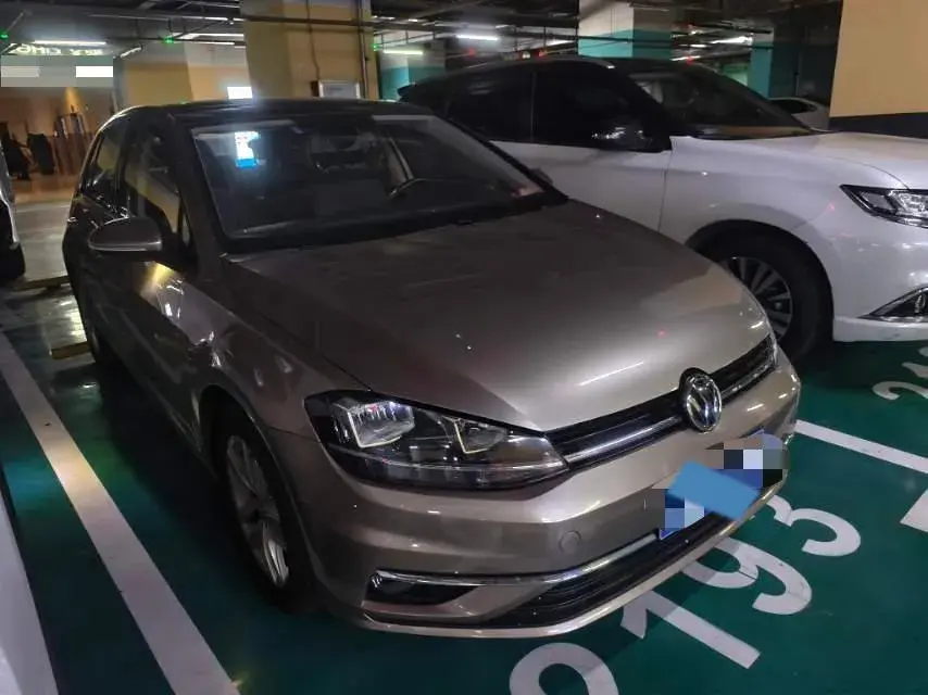 2019 VOLKSWAGEN GOLF thumbnail 3