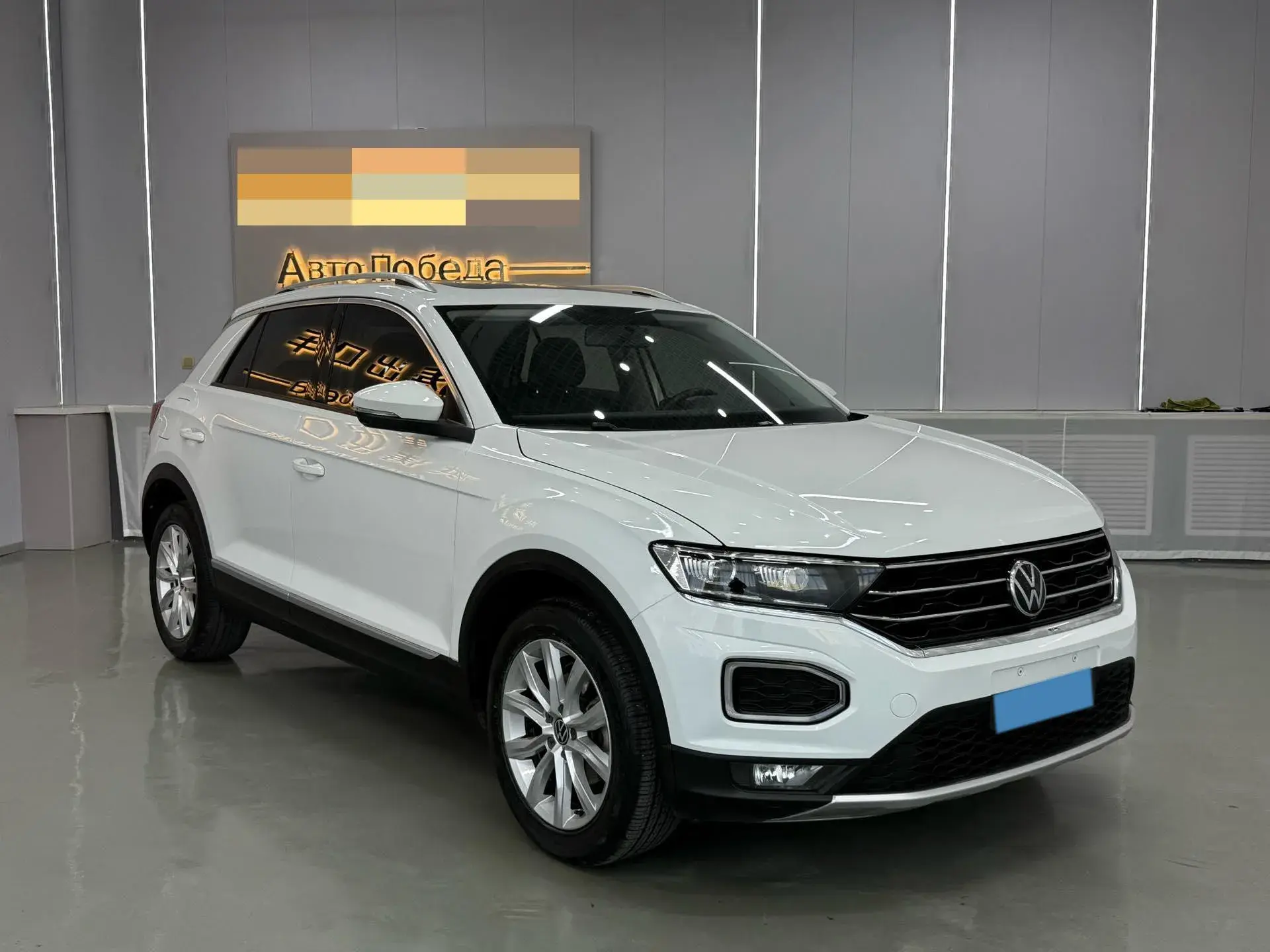 2022 VOLKSWAGEN T-ROC thumbnail 2