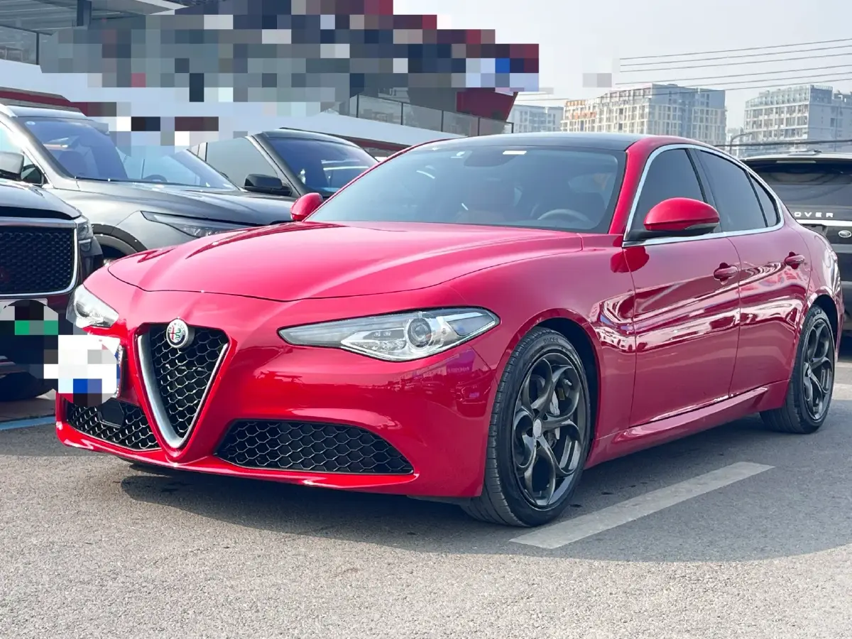 2017 Alfa Romeo Giulia 2.0T 280HP L4 8AT
