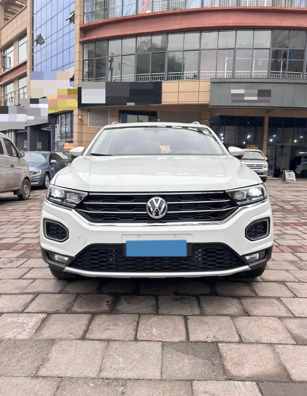 2021 VOLKSWAGEN T-ROC thumbnail 3