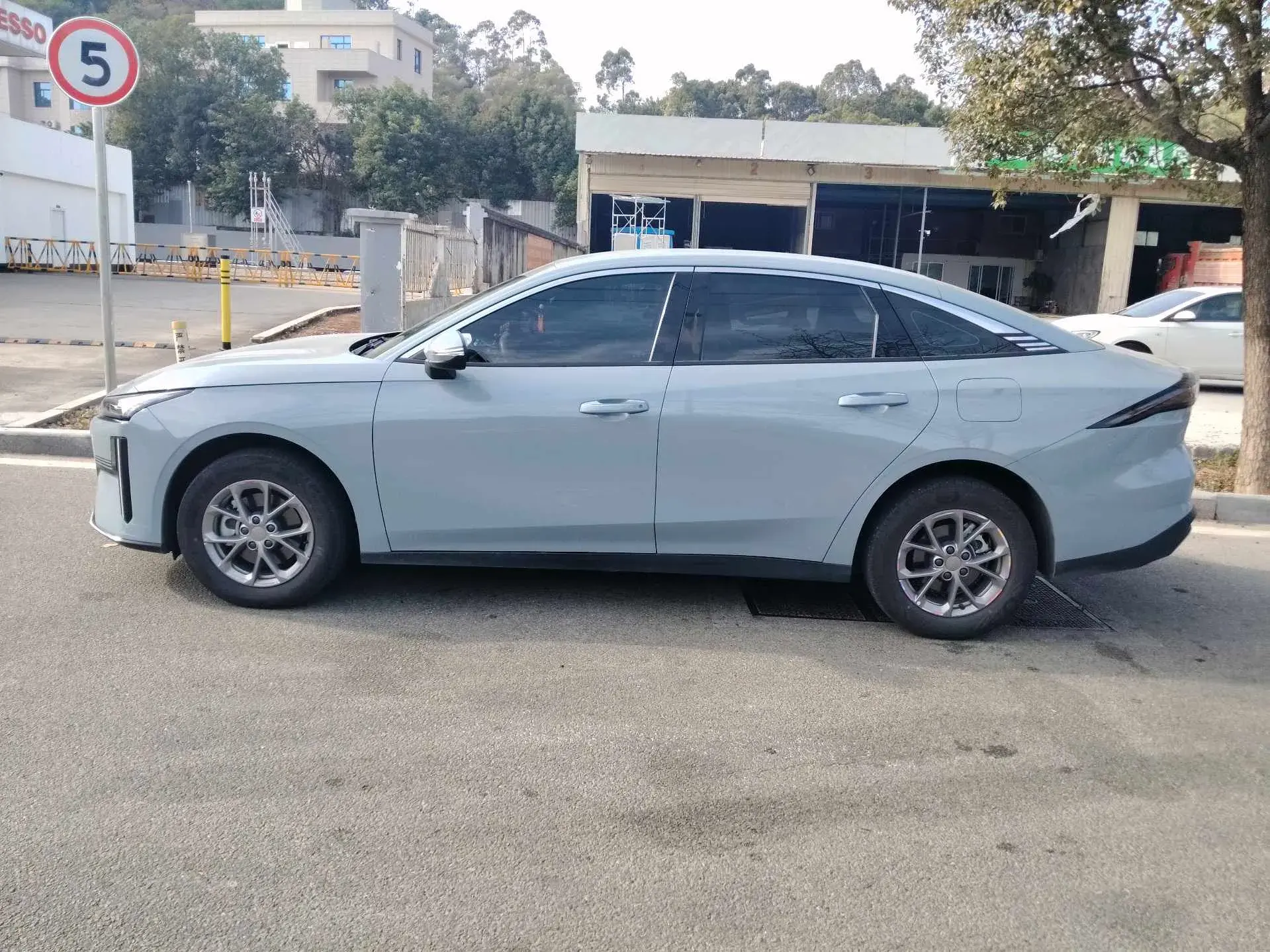 2025 GEELY GALAXY thumbnail 4