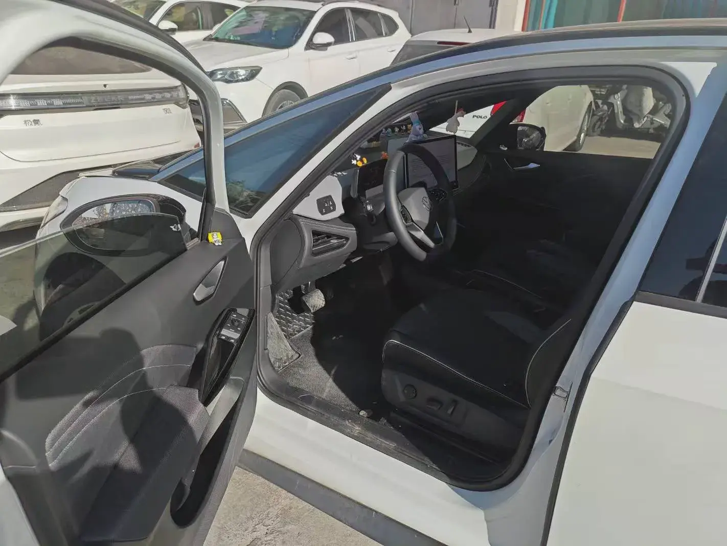 2025 VOLKSWAGEN ID.3 thumbnail 4