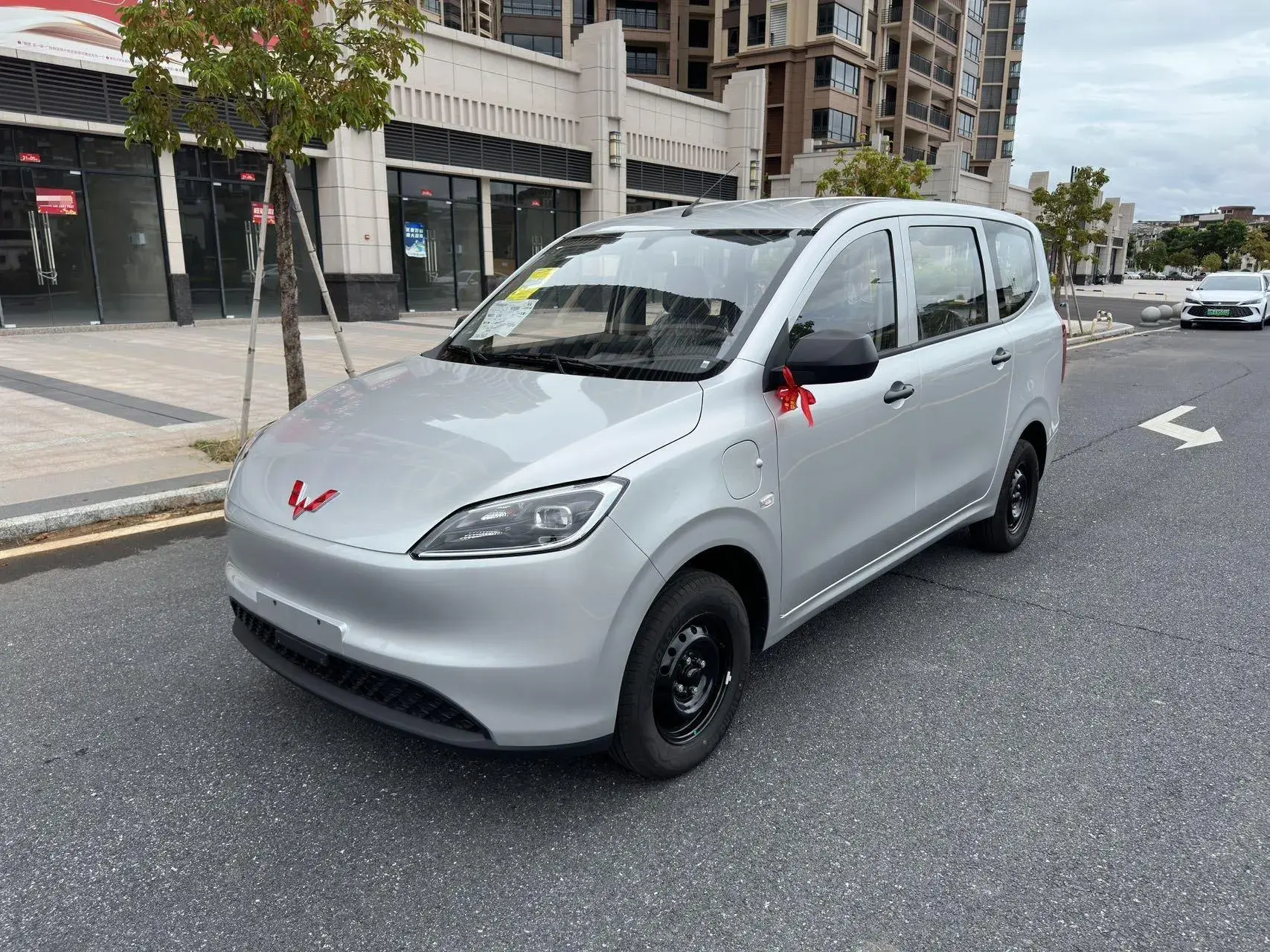 2024 WULING HONGGUANG view 1