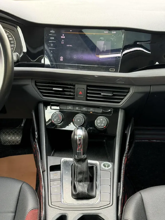 2021 Volkswagen Bora 1.5L 113HP L4 6AT,autocango,china used car exporter,china ev exporter,chinese used car exporter,chinese used ev exporter