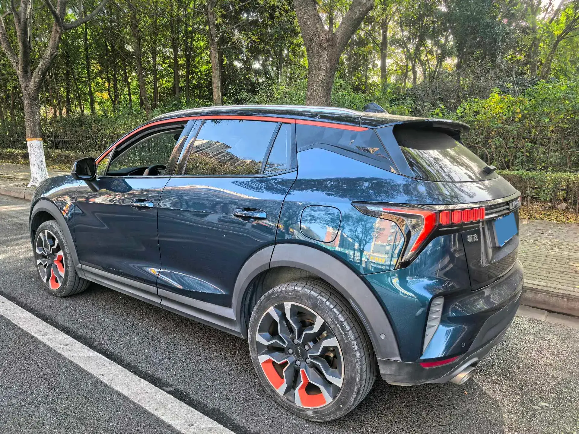 2020 LYNK&CO 06 thumbnail 4