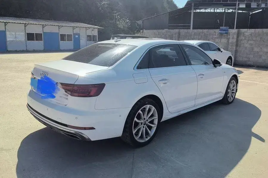2019 AUDI A4L thumbnail 2