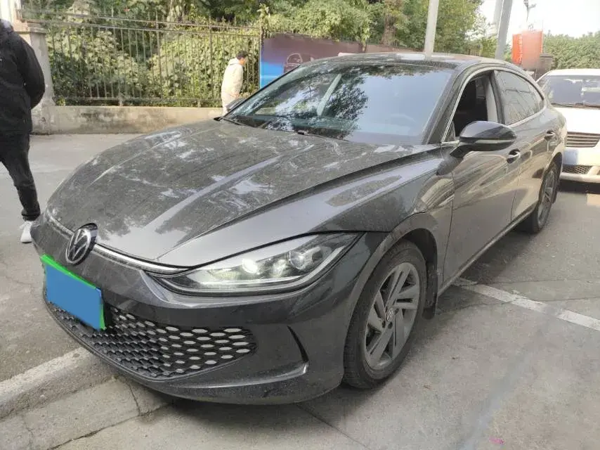 2024 VOLKSWAGEN LAMANDO view 1