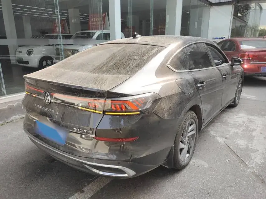 2024 VOLKSWAGEN LAMANDO thumbnail 2