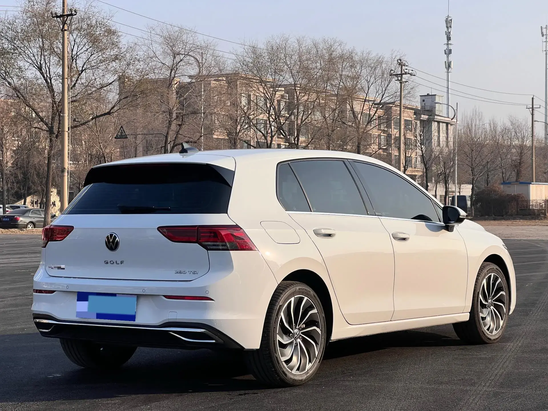 2023 VOLKSWAGEN GOLF thumbnail 4