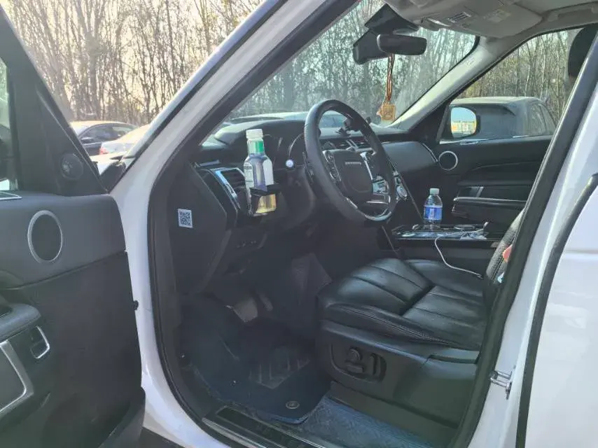 2018 LAND ROVER thumbnail 3