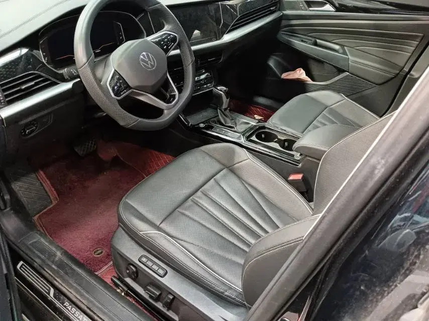 2024 VOLKSWAGEN PASSAT thumbnail 4