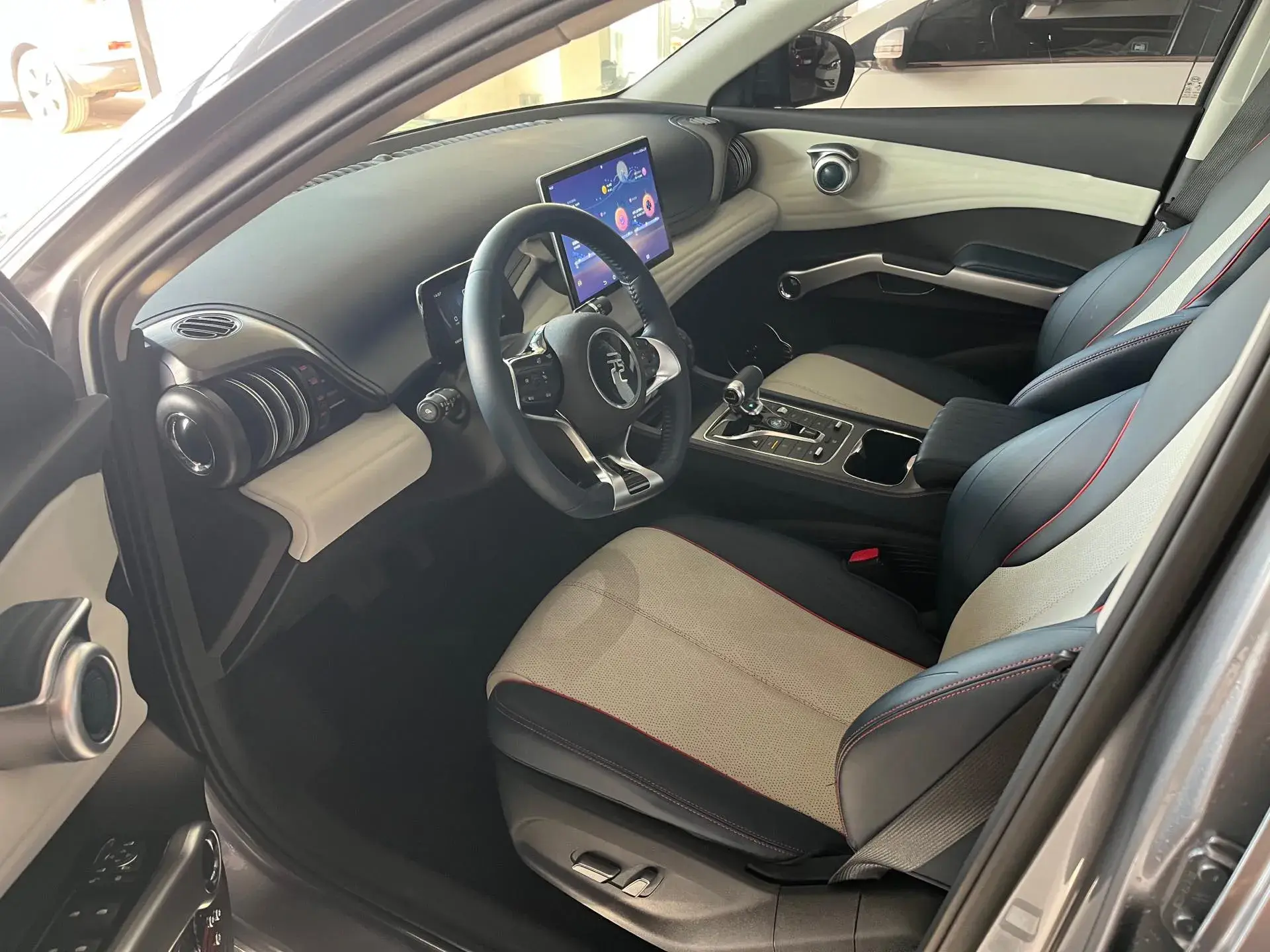 2022 BYD YUAN thumbnail 3