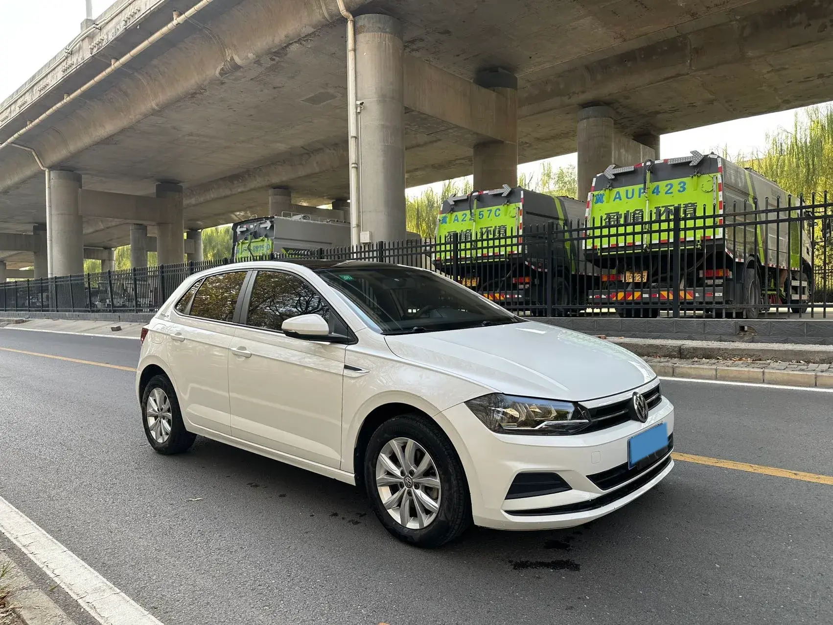 2019 VOLKSWAGEN POLO thumbnail 3