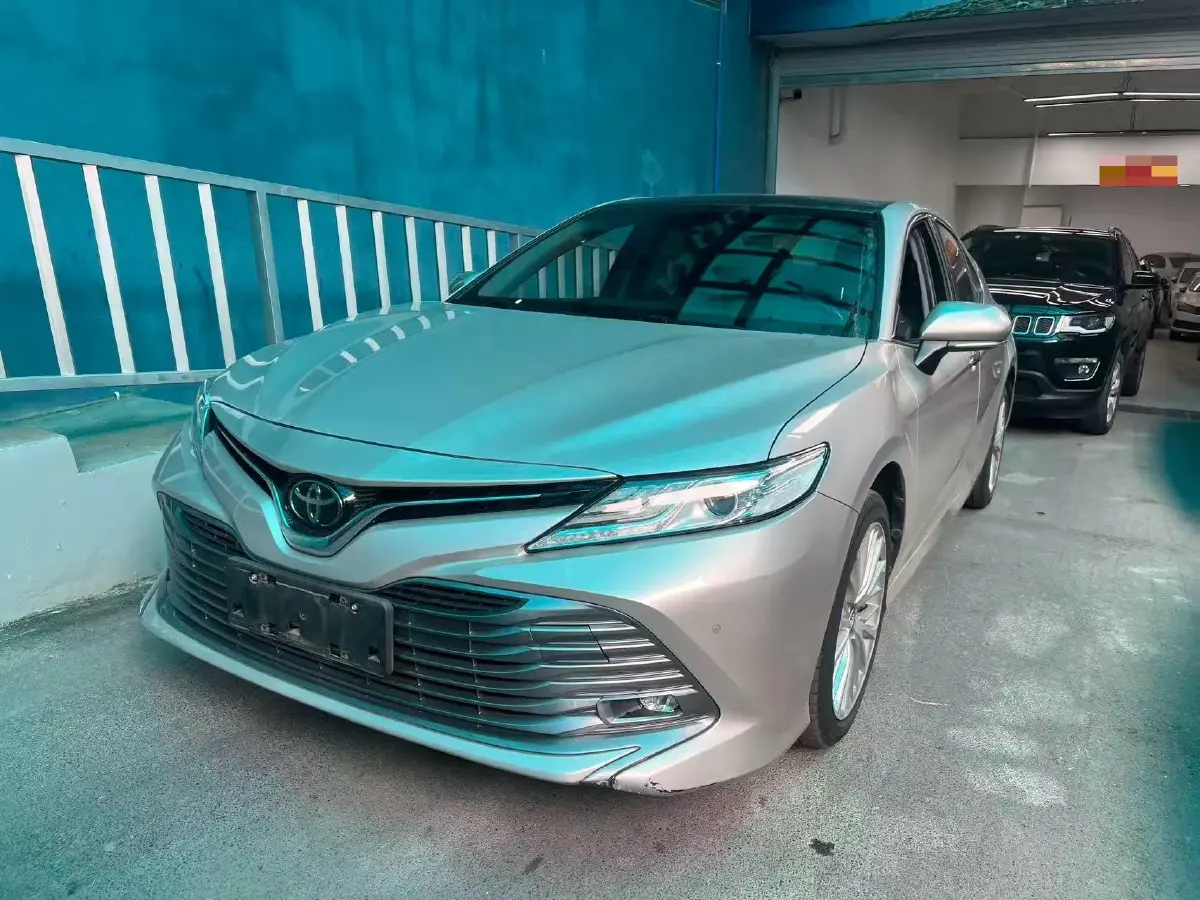 2019 Toyota Camry 2.5L 209HP L4 8AT