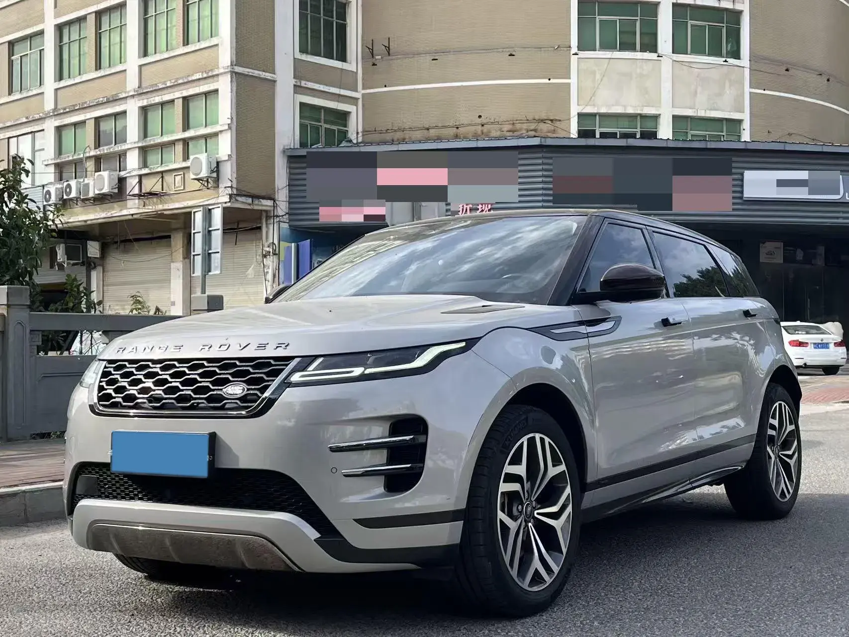 2022 LAND ROVER view 1