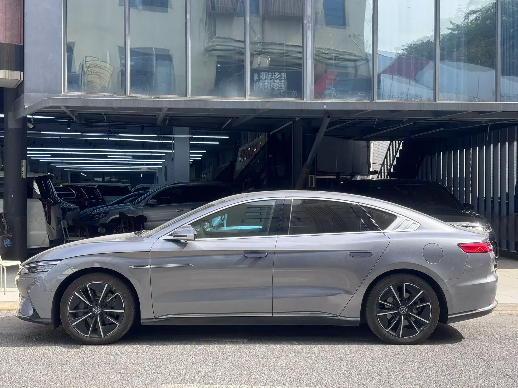 2020 BYD HAN thumbnail 4