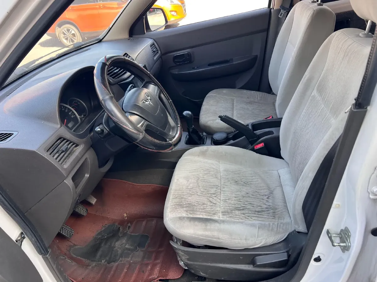 2018 WuLing HongGuang 1.2L 82HP L4 5MT,autocango,china used car exporter,china ev exporter,chinese used car exporter,chinese used ev exporter