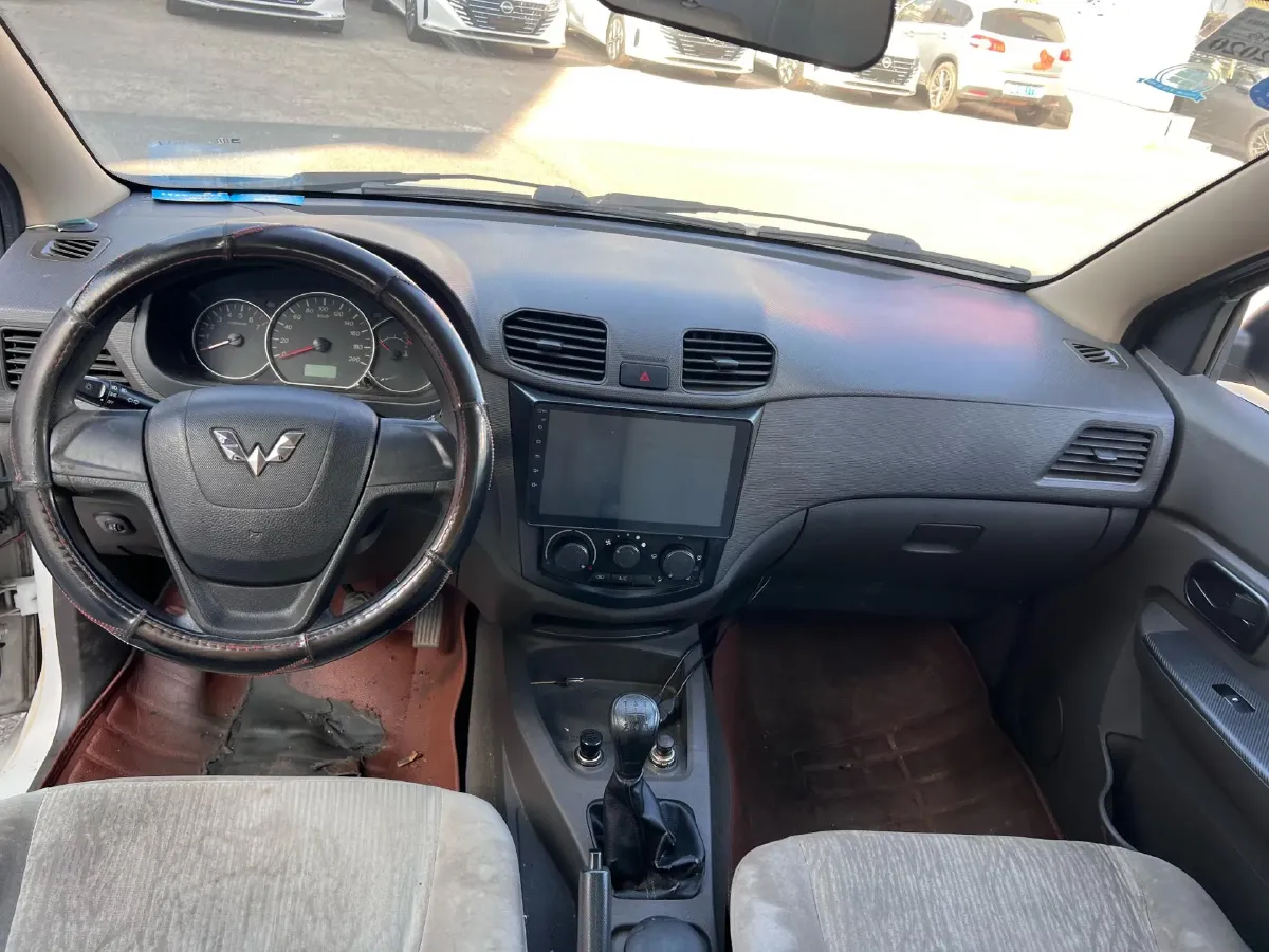 2018 WuLing HongGuang 1.2L 82HP L4 5MT,autocango,china used car exporter,china ev exporter,chinese used car exporter,chinese used ev exporter