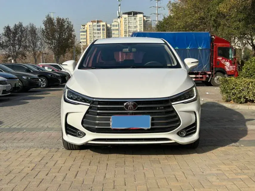 2017 BYD SONG thumbnail 2