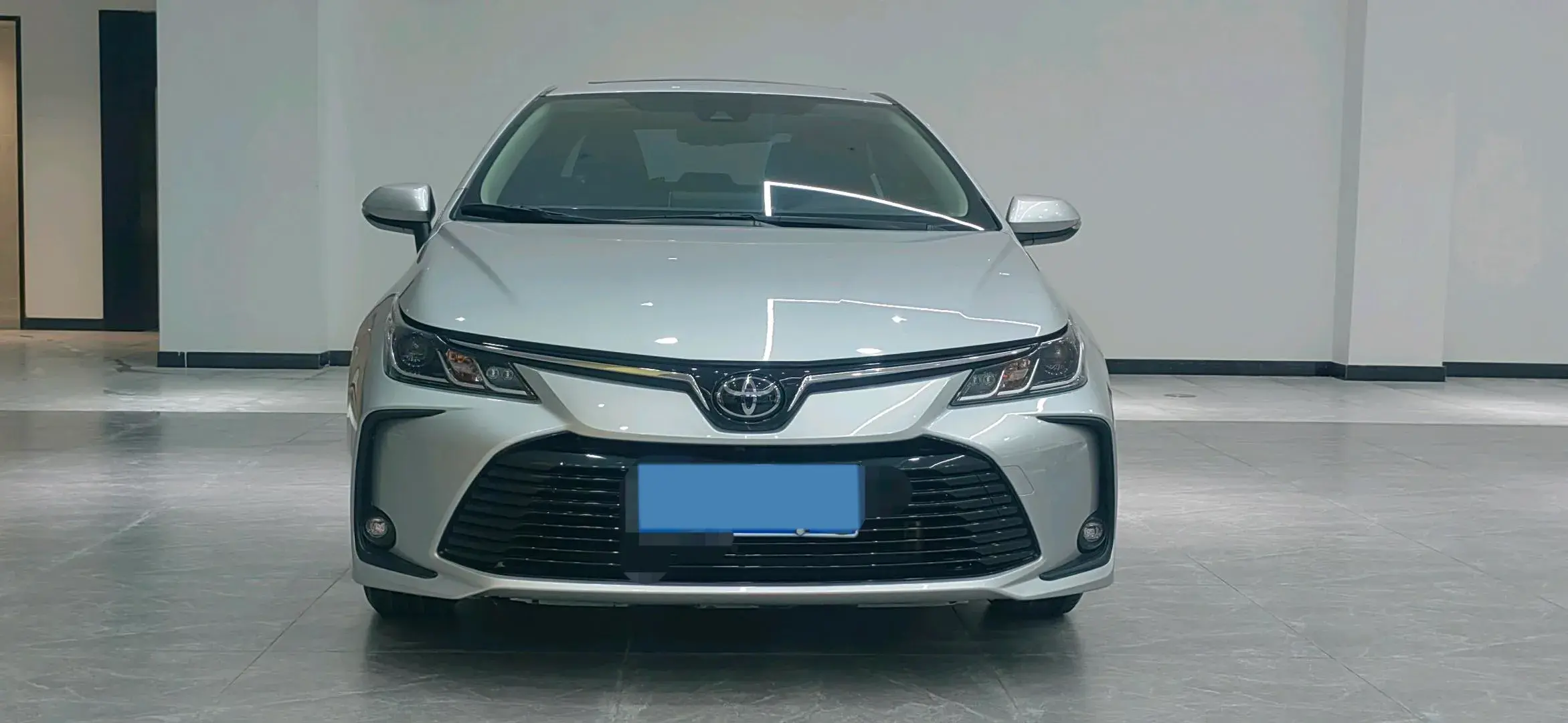 2019 TOYOTA COROLLA thumbnail 2