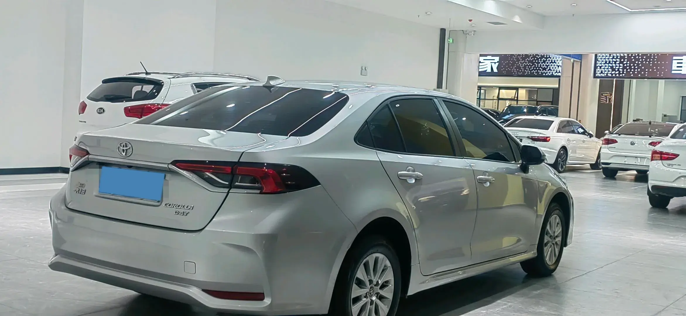 2019 TOYOTA COROLLA thumbnail 4