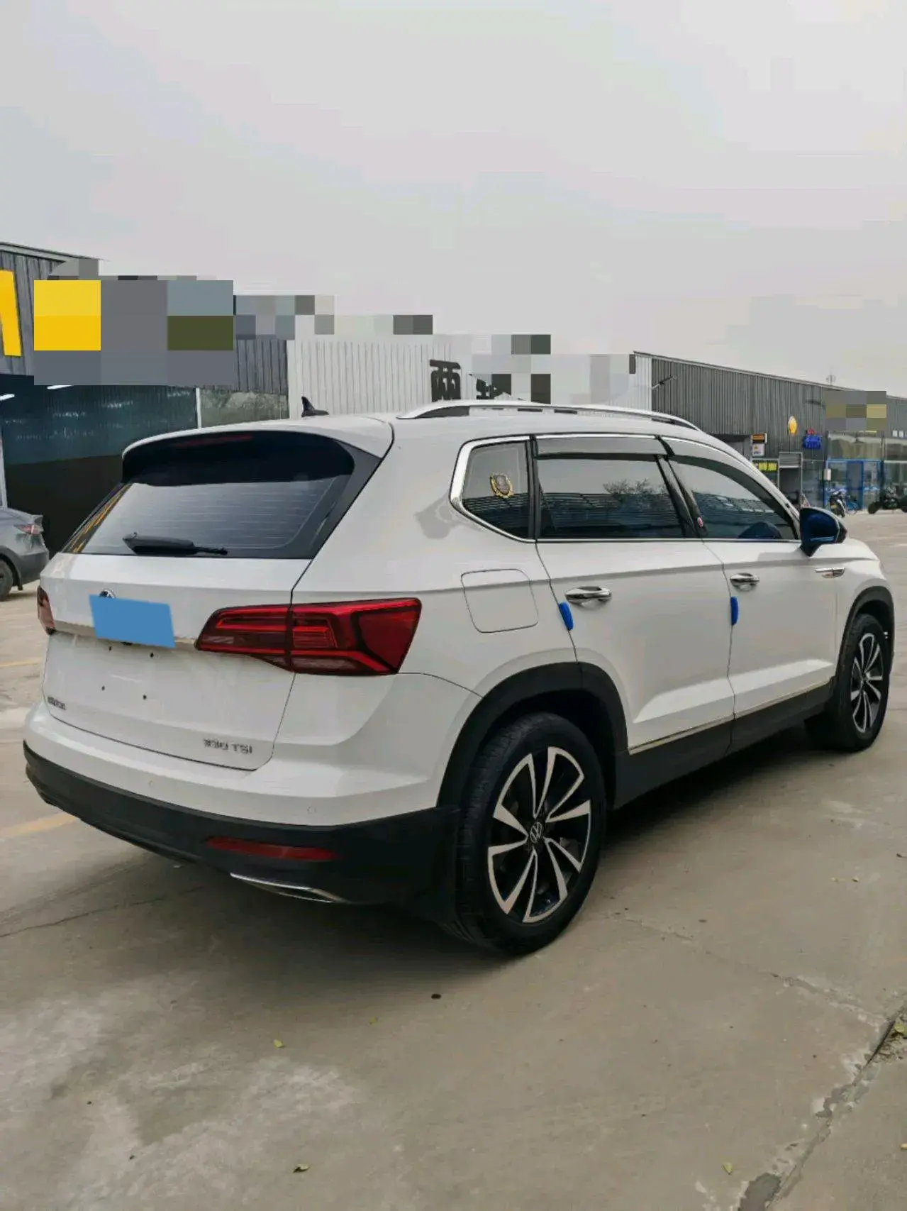2022 VOLKSWAGEN THARU thumbnail 3