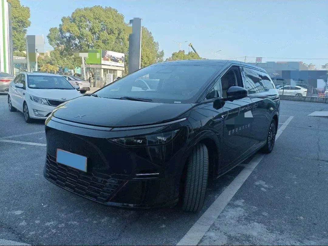 2025 Xpeng X9 BEV