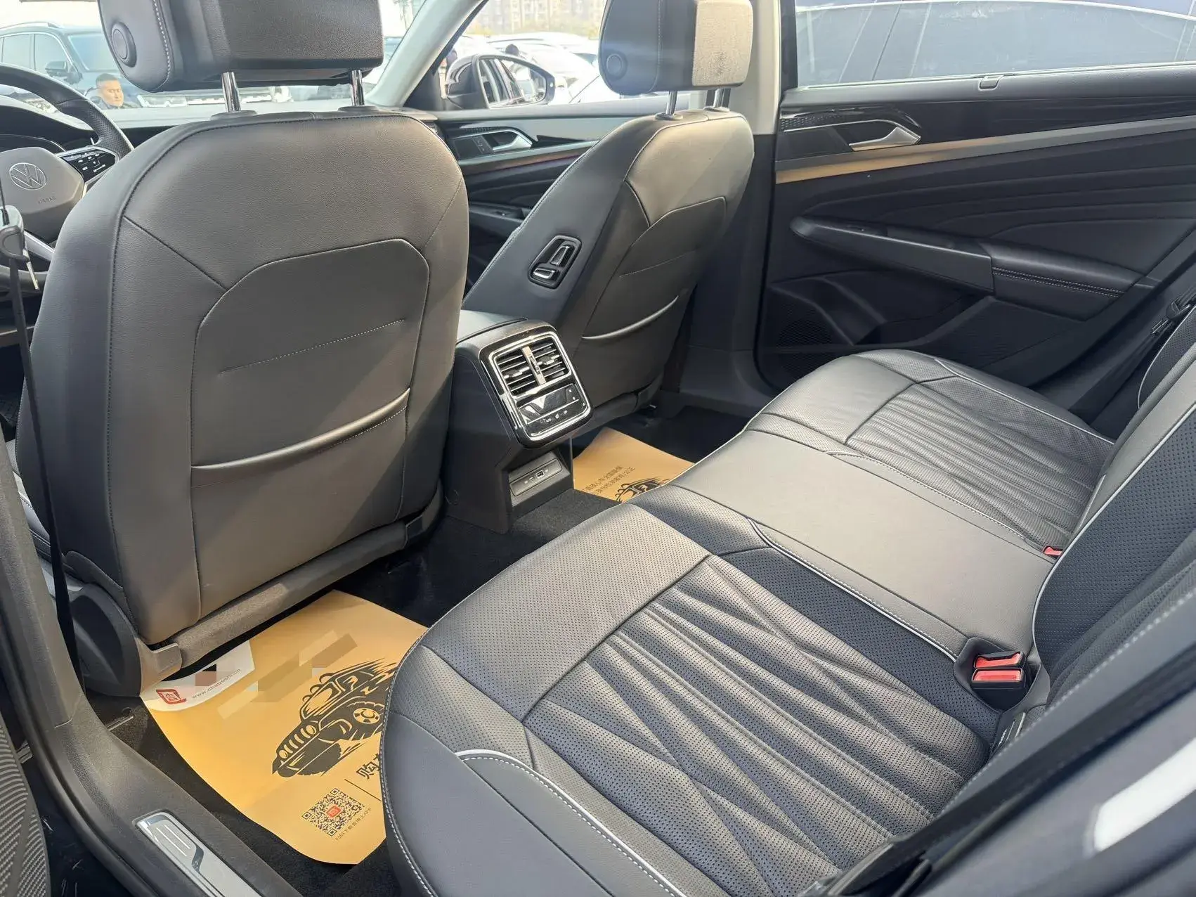 2022 VOLKSWAGEN PASSAT thumbnail 4