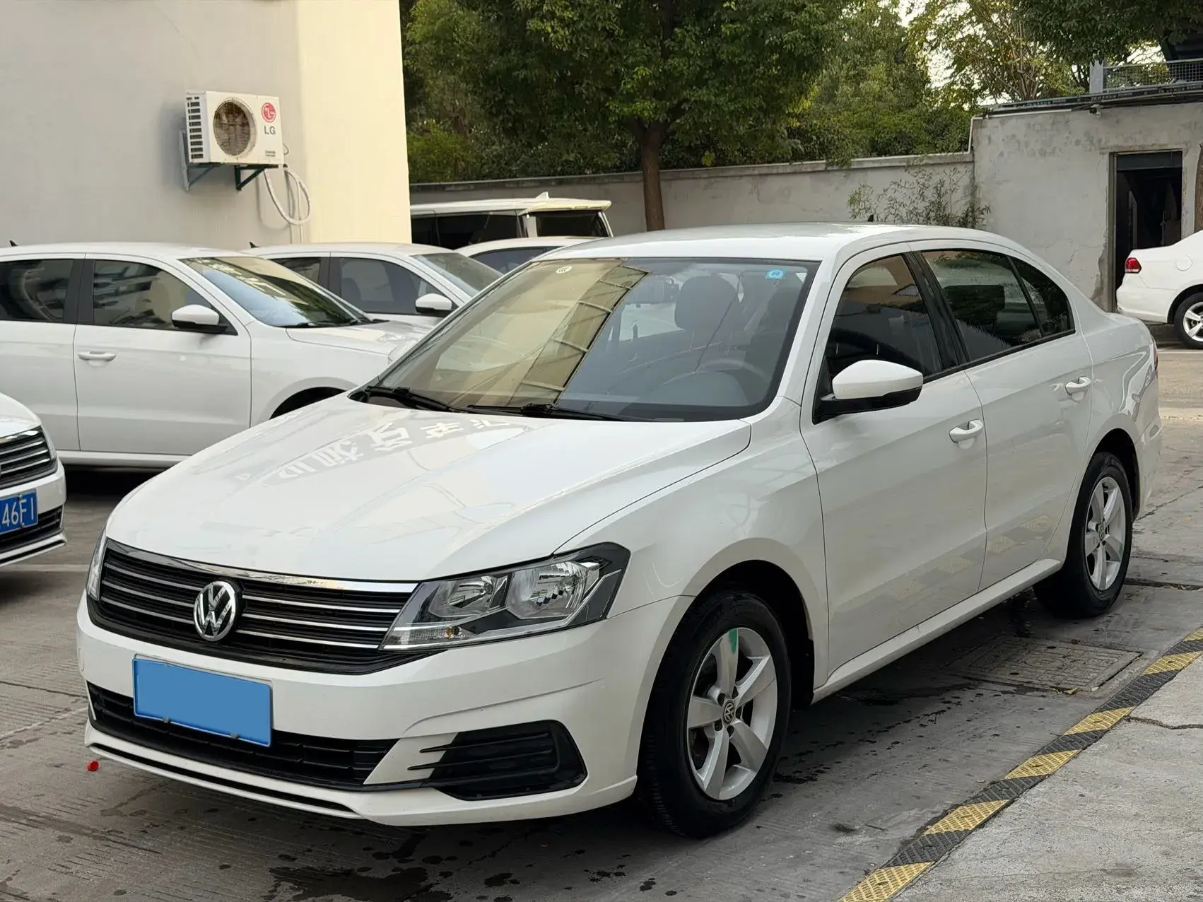 2019 VOLKSWAGEN LAVIDA view 1