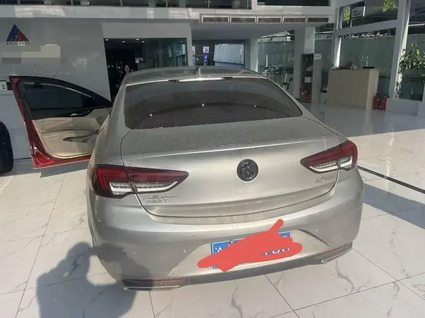 2020 BUICK REGAL thumbnail 2