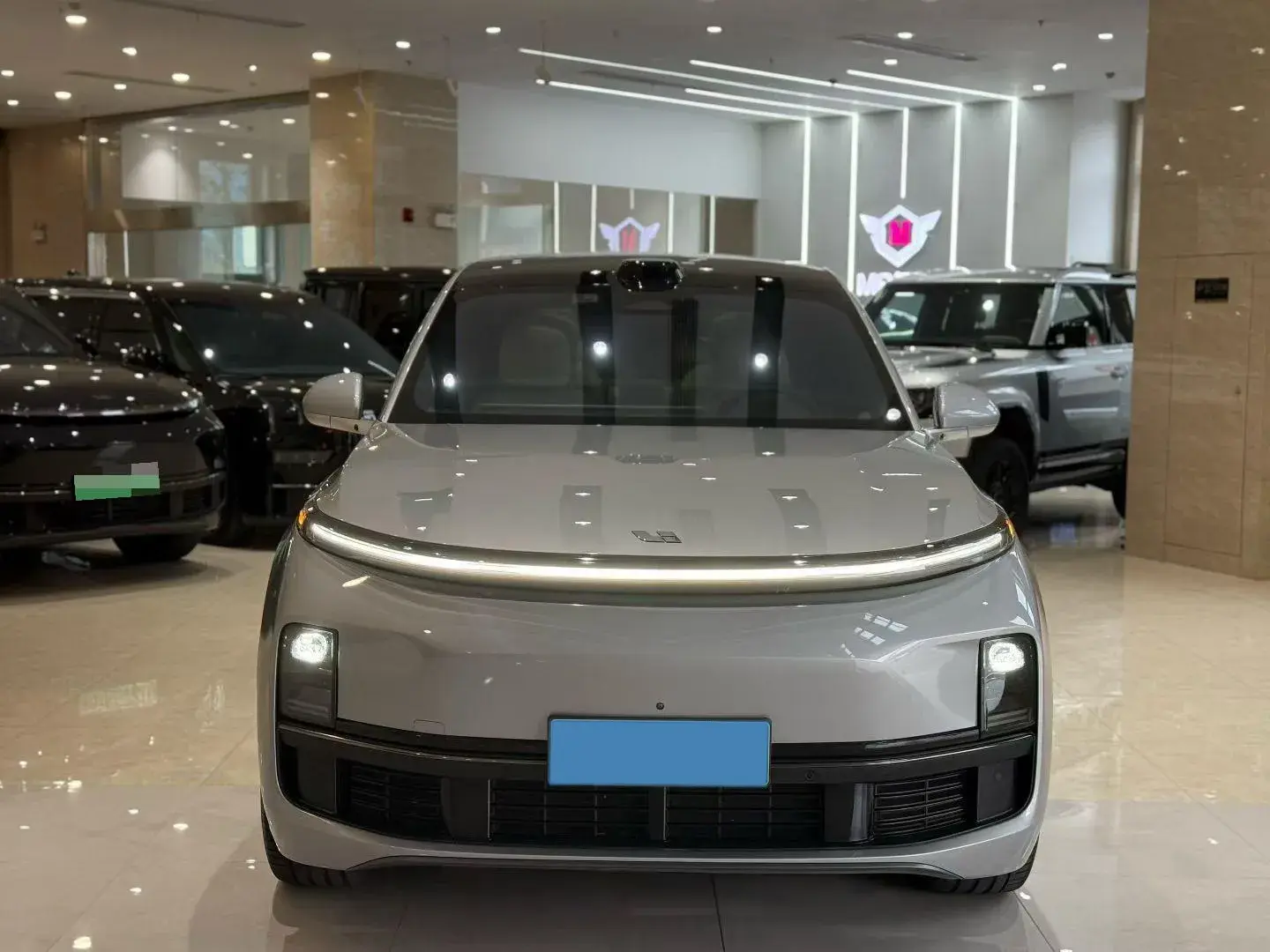 2022 LI L9 thumbnail 2