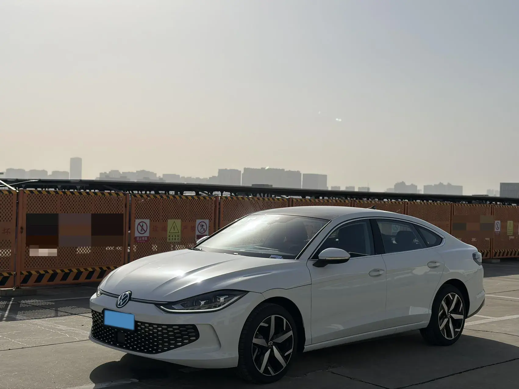 2024 VOLKSWAGEN LAMANDO view 1